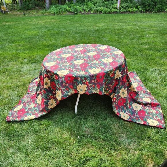 Fashion Industries Tablecloth 59x113.5" Inch Red Gold Green Hallmark Design - Picture 2 of 13